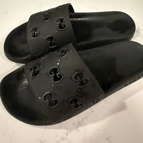 Gucci Black Logo Slide Sandals - Picture 2 of 4